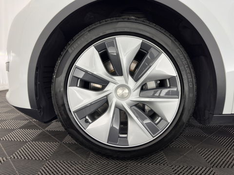 Tesla Model Y RWD 58 kWh [ 3-Fase ] {SOH-93%} (INCL-BTW) Aut. *PANO | AUTO-PILOT | LUXURY-LEATHER | TOP-VIEW | NAVI-FULLMAP | MATRIX-LED | DIGI-COCKPIT | KEYLESS | CAMERA | DAB+ | HEATED-COMFORTSEATS | PRIVACY-GLASS*