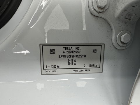 Tesla Model Y RWD 58 kWh [ 3-Fase ] {SOH-93%} (INCL-BTW) Aut. *PANO | AUTO-PILOT | LUXURY-LEATHER | TOP-VIEW | NAVI-FULLMAP | MATRIX-LED | DIGI-COCKPIT | KEYLESS | CAMERA | DAB+ | HEATED-COMFORTSEATS | PRIVACY-GLASS*
