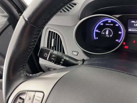 Hyundai ix35 1.7 CRDi Active *LEATHER-FABRIC | NAVI-FULLMAP | CAMERA | KEYLESS | ECC | CRUISE | COMFORT-SEATS | PRIVACY-GLASS | 17''ALU*