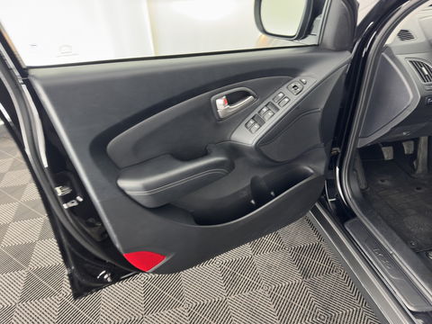 Hyundai ix35 1.7 CRDi Active *LEATHER-FABRIC | NAVI-FULLMAP | CAMERA | KEYLESS | ECC | CRUISE | COMFORT-SEATS | PRIVACY-GLASS | 17''ALU*