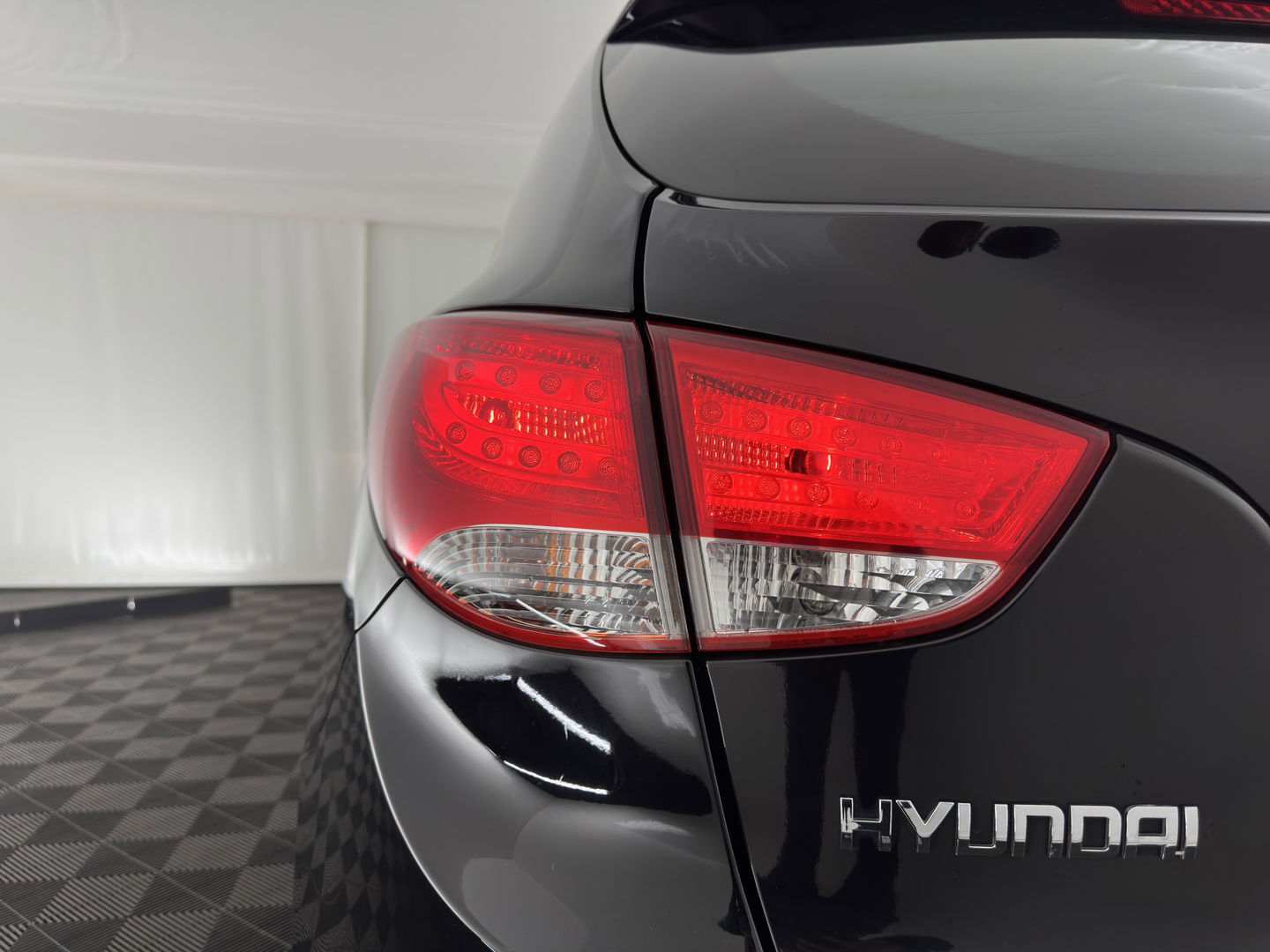 Hyundai ix35 1.7 CRDi Active *LEATHER-FABRIC | NAVI-FULLMAP | CAMERA | KEYLESS | ECC | CRUISE | COMFORT-SEATS | PRIVACY-GLASS | 17''ALU*