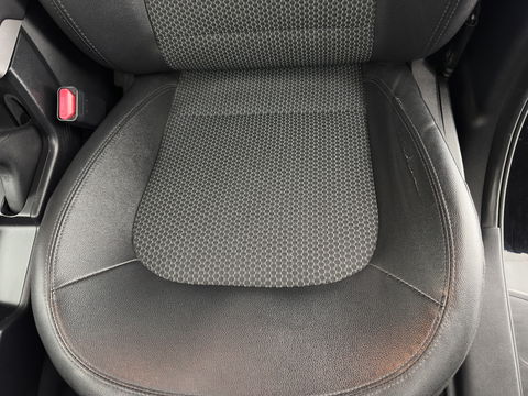 Hyundai ix35 1.7 CRDi Active *LEATHER-FABRIC | NAVI-FULLMAP | CAMERA | KEYLESS | ECC | CRUISE | COMFORT-SEATS | PRIVACY-GLASS | 17''ALU*