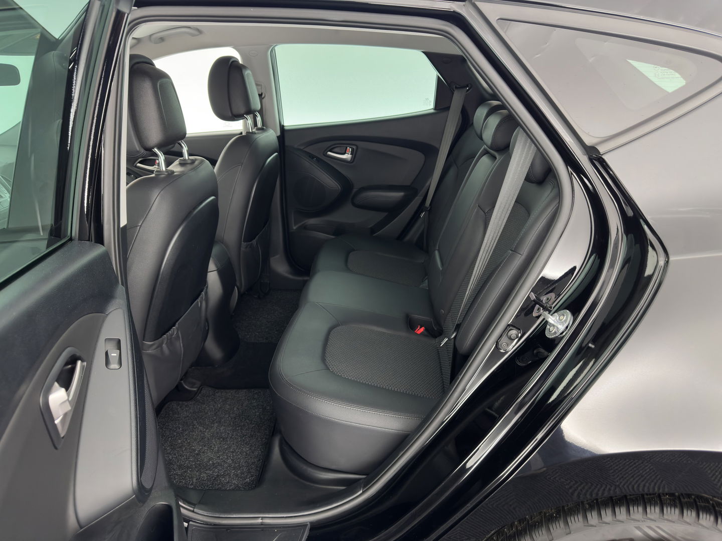 Hyundai ix35 1.7 CRDi Active *LEATHER-FABRIC | NAVI-FULLMAP | CAMERA | KEYLESS | ECC | CRUISE | COMFORT-SEATS | PRIVACY-GLASS | 17''ALU*