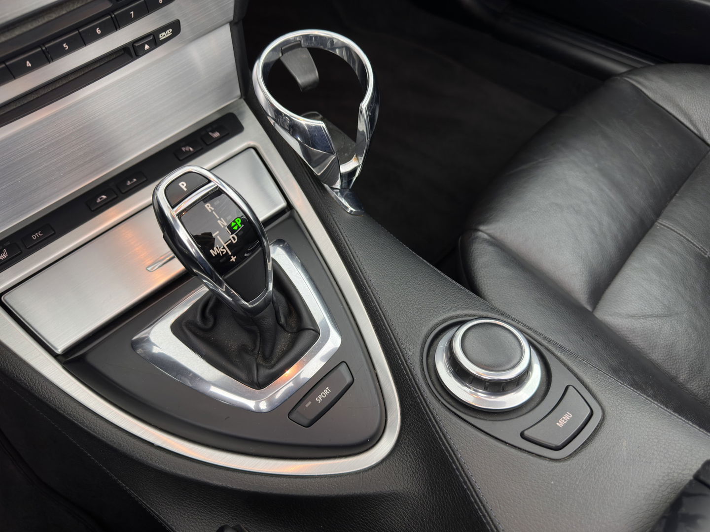 BMW 6 Serie Cabrio 650i Aut. *LUXURY-LEATHER | BI-XENON | MEMORY-PACK | SHIFT-PADDLES | HEATED-SPORTSEATS | KEYLESS | NAVI-FULLMAP | ECC | HEAD-UP | PDC | CRUISE | AIRSCARF | 19''ALU*
