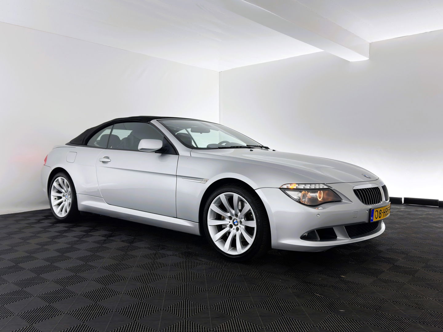 BMW 6 Serie Cabrio 650i Aut. *LUXURY-LEATHER | BI-XENON | MEMORY-PACK | SHIFT-PADDLES | HEATED-SPORTSEATS | KEYLESS | NAVI-FULLMAP | ECC | HEAD-UP | PDC | CRUISE | AIRSCARF | 19''ALU*