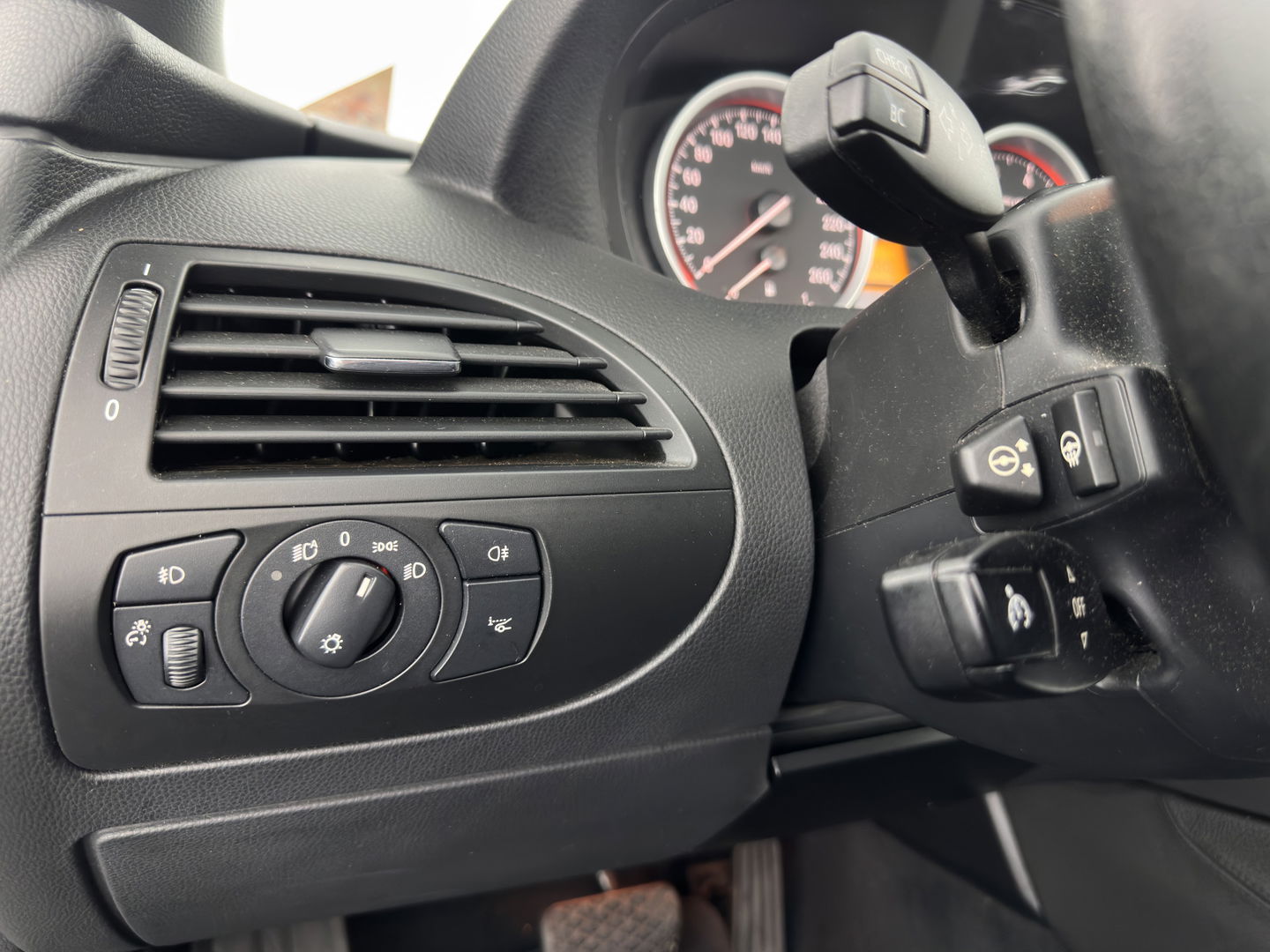 BMW 6 Serie Cabrio 650i Aut. *LUXURY-LEATHER | BI-XENON | MEMORY-PACK | SHIFT-PADDLES | HEATED-SPORTSEATS | KEYLESS | NAVI-FULLMAP | ECC | HEAD-UP | PDC | CRUISE | AIRSCARF | 19''ALU*