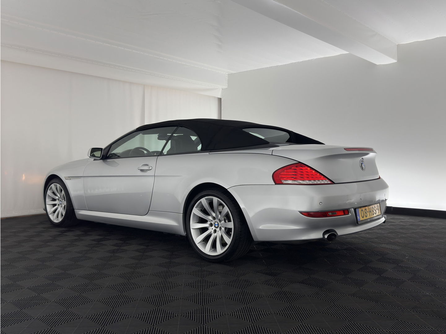 BMW 6 Serie Cabrio 650i Aut. *LUXURY-LEATHER | BI-XENON | MEMORY-PACK | SHIFT-PADDLES | HEATED-SPORTSEATS | KEYLESS | NAVI-FULLMAP | ECC | HEAD-UP | PDC | CRUISE | AIRSCARF | 19''ALU*