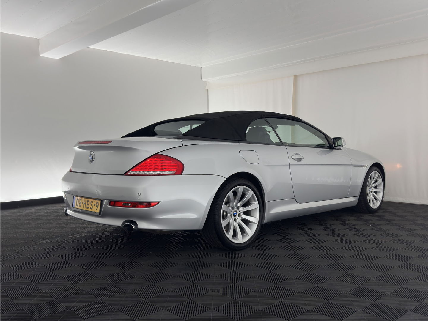 BMW 6 Serie Cabrio 650i Aut. *LUXURY-LEATHER | BI-XENON | MEMORY-PACK | SHIFT-PADDLES | HEATED-SPORTSEATS | KEYLESS | NAVI-FULLMAP | ECC | HEAD-UP | PDC | CRUISE | AIRSCARF | 19''ALU*