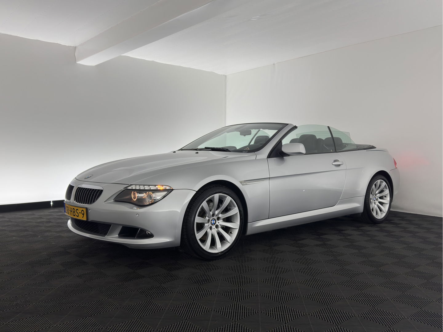 BMW 6 Serie Cabrio 650i Aut. *LUXURY-LEATHER | BI-XENON | MEMORY-PACK | SHIFT-PADDLES | HEATED-SPORTSEATS | KEYLESS | NAVI-FULLMAP | ECC | HEAD-UP | PDC | CRUISE | AIRSCARF | 19''ALU*