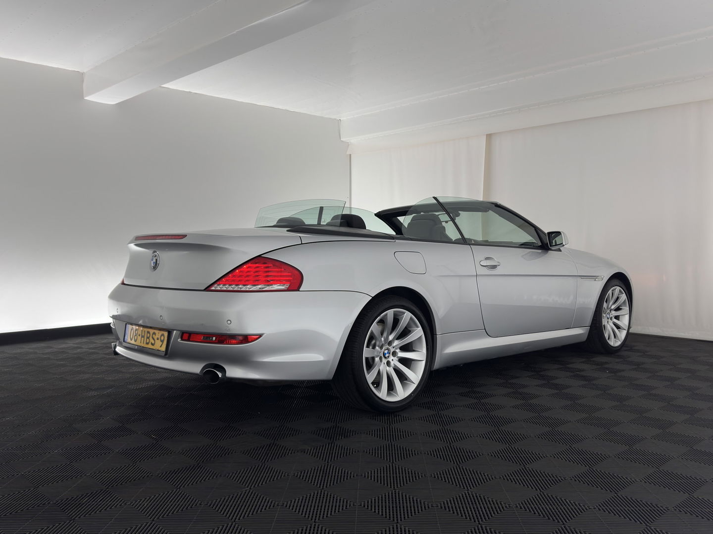 BMW 6 Serie Cabrio 650i Aut. *LUXURY-LEATHER | BI-XENON | MEMORY-PACK | SHIFT-PADDLES | HEATED-SPORTSEATS | KEYLESS | NAVI-FULLMAP | ECC | HEAD-UP | PDC | CRUISE | AIRSCARF | 19''ALU*