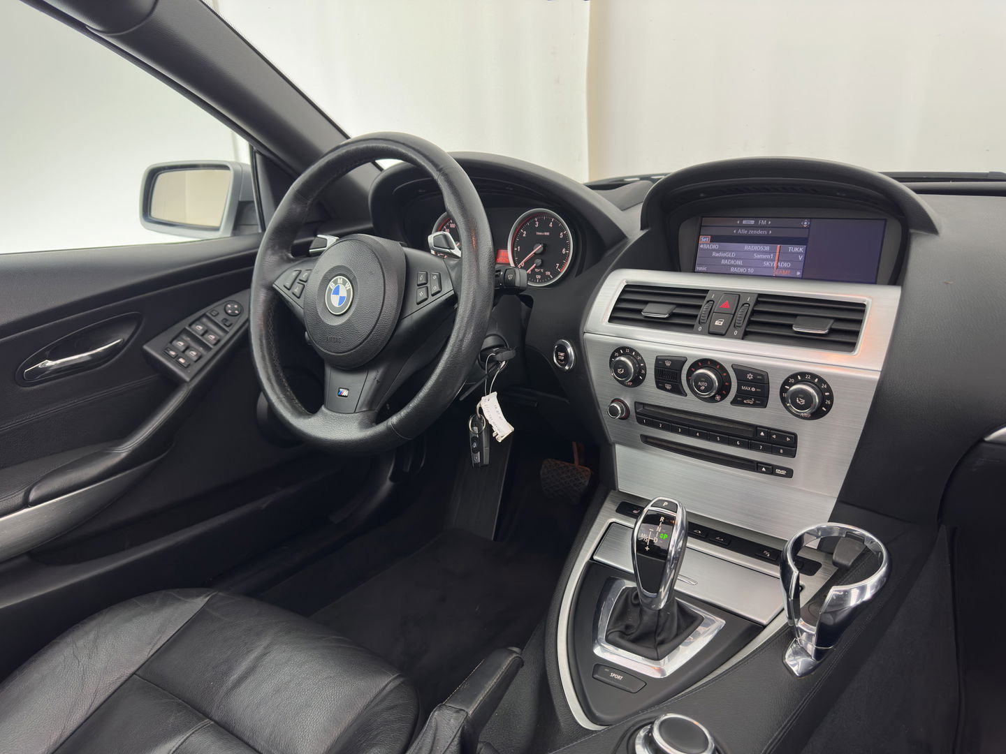 BMW 6 Serie Cabrio 650i Aut. *LUXURY-LEATHER | BI-XENON | MEMORY-PACK | SHIFT-PADDLES | HEATED-SPORTSEATS | KEYLESS | NAVI-FULLMAP | ECC | HEAD-UP | PDC | CRUISE | AIRSCARF | 19''ALU*