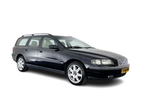 Volvo V70 2.4 Momentum Aut. *LUXURT-LEATHER | HEATED-COMFORTSEATS | ECC | CRUISE | 17''ALU | TOWBAR*