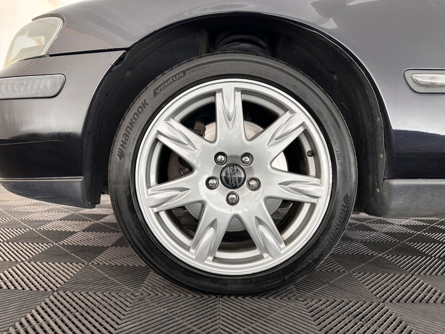 Volvo V70 2.4 Momentum Aut. *LUXURT-LEATHER | HEATED-COMFORTSEATS | ECC | CRUISE | 17''ALU | TOWBAR*