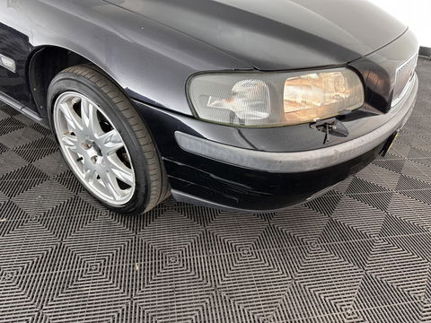 Volvo V70 2.4 Momentum Aut. *LUXURT-LEATHER | HEATED-COMFORTSEATS | ECC | CRUISE | 17''ALU | TOWBAR*