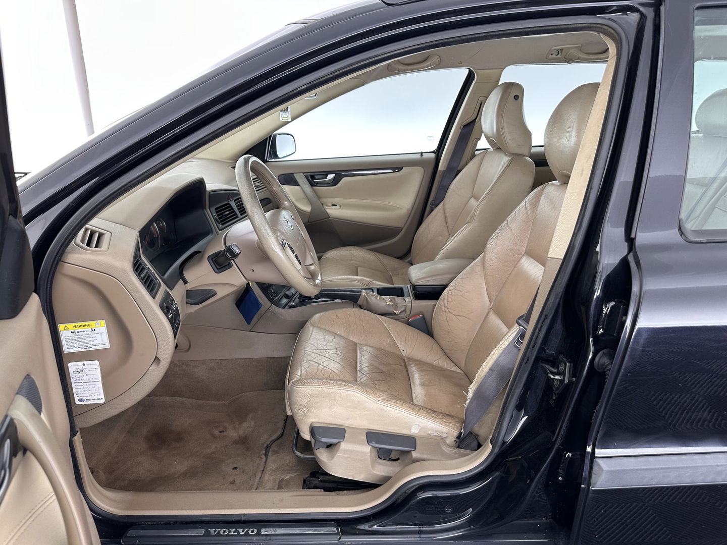 Volvo V70 2.4 Momentum Aut. *LUXURT-LEATHER | HEATED-COMFORTSEATS | ECC | CRUISE | 17''ALU | TOWBAR*