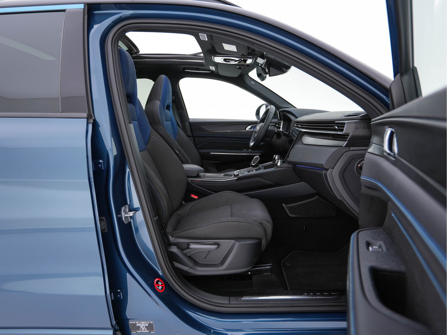 Lynk & Co 01 1.5 (INCL-BTW) Aut. *PANO | FULL-LED | ADAPTIVE-CRUISE | MICROFIBRE | BLIND-SPOT | MEMORY-PACK | DIGI-COCKPIT | HEATED-SPORTSEATS | TOPVIEW | KEYLESS | DAB+ | NAVI-FULLMAP |  ECC | AMBIENT-LIGHT