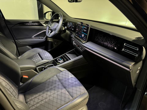 Volkswagen Tiguan 1.5 eTSI R-Line Edition PANO KEYLESS