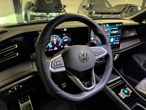 Volkswagen Tiguan 1.5 eTSI R-Line Edition PANO KEYLESS