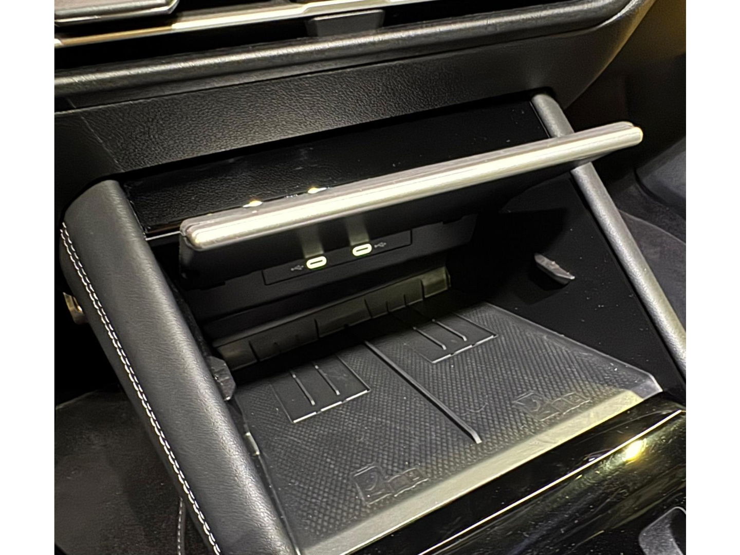 Volkswagen Tiguan 1.5 eTSI R-Line Edition PANO KEYLESS