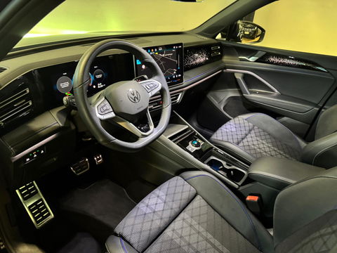 Volkswagen Tiguan 1.5 eTSI R-Line Edition PANO KEYLESS