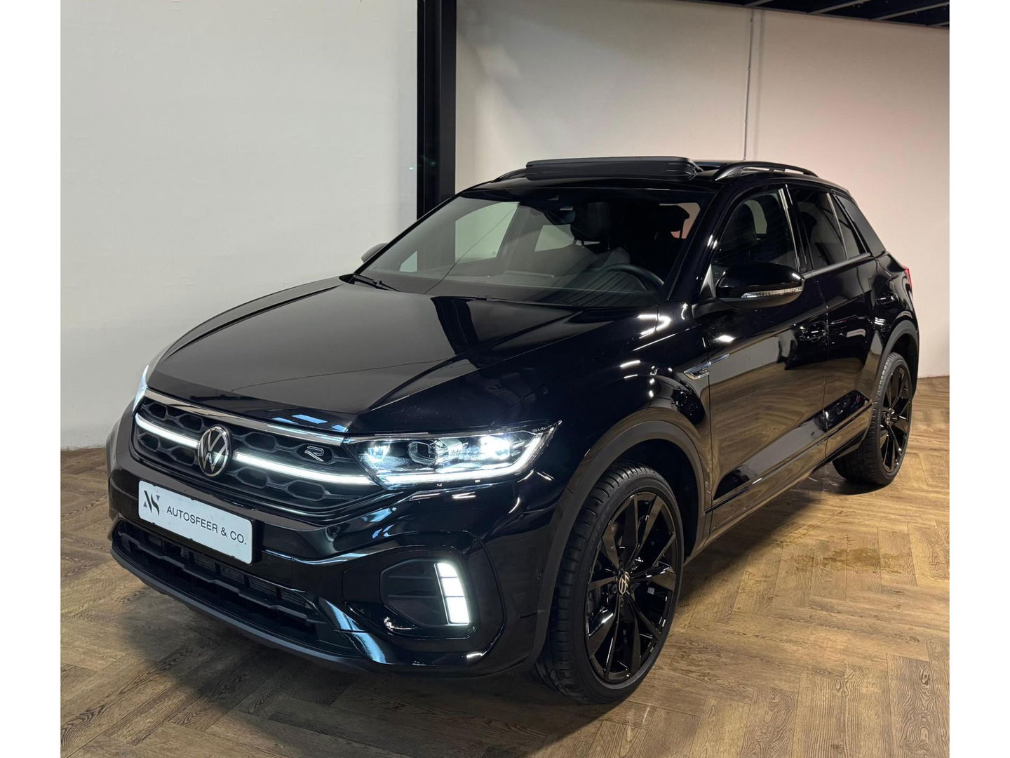 Volkswagen T-Roc 1.5 TSI R-Line Edition PANO KEYLESS