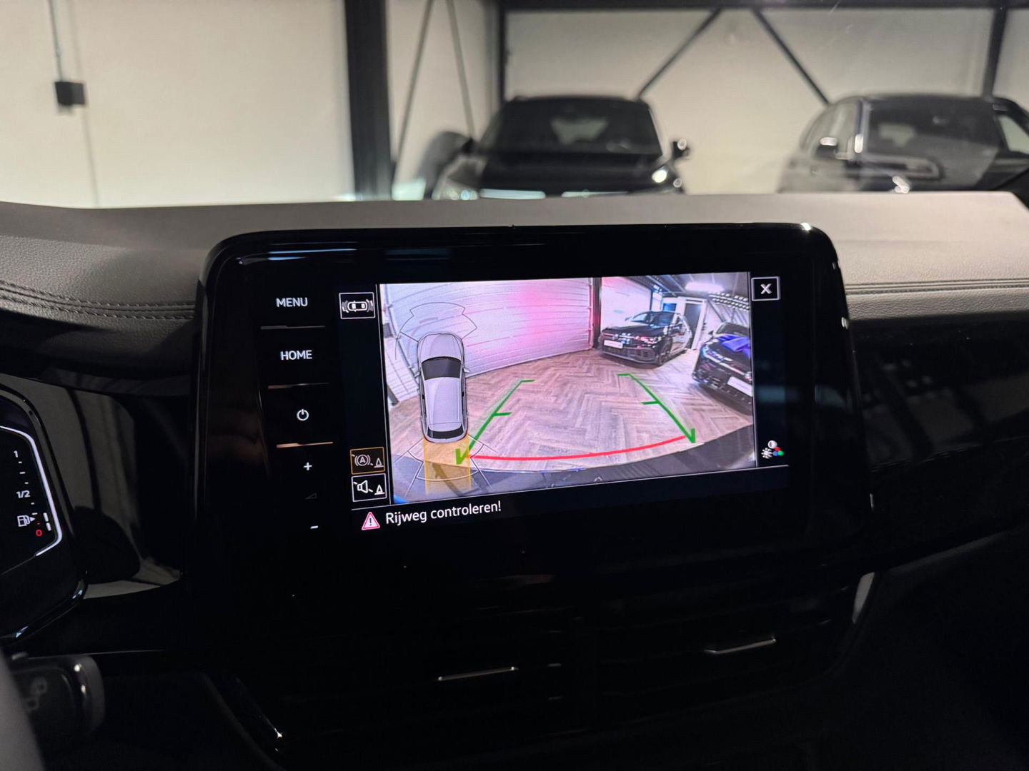 Volkswagen T-Roc 1.5 TSI R-Line Edition PANO KEYLESS