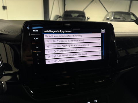 Volkswagen T-Roc 1.5 TSI R-Line Edition PANO KEYLESS
