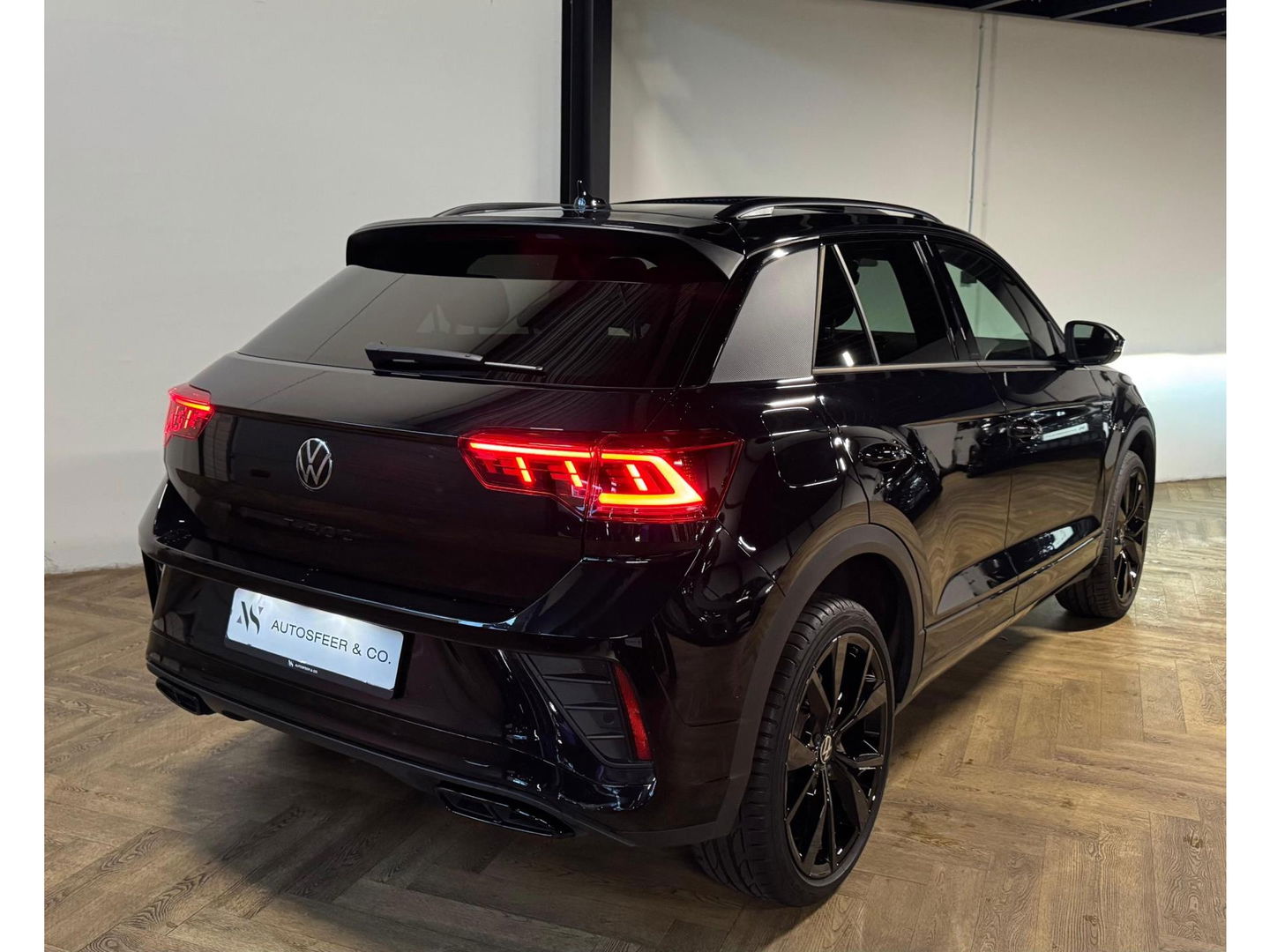 Volkswagen T-Roc 1.5 TSI R-Line Edition PANO KEYLESS