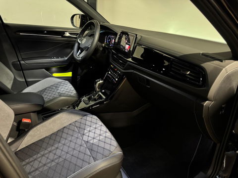 Volkswagen T-Roc 1.5 TSI R-Line Edition PANO KEYLESS