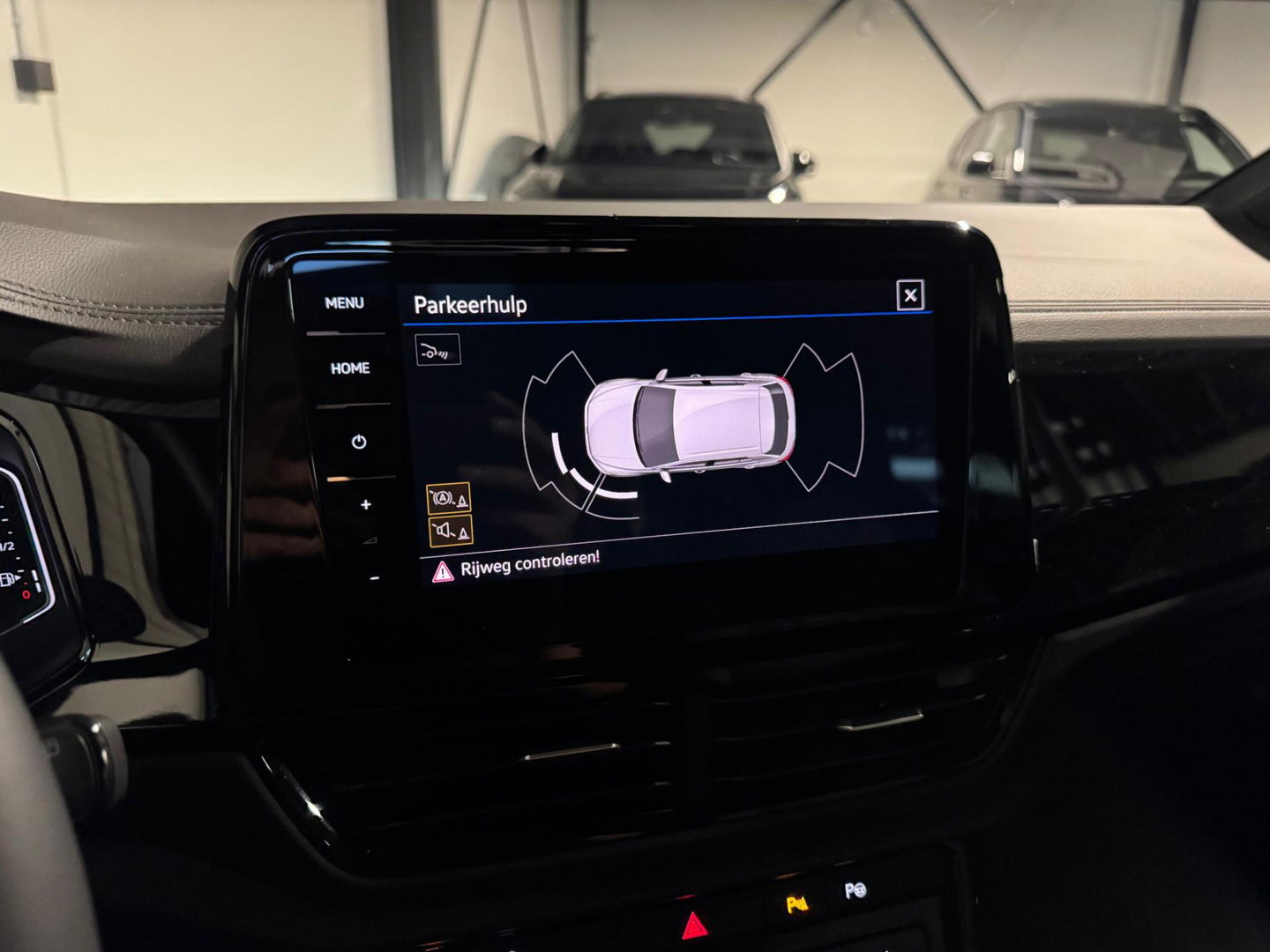 Volkswagen T-Roc 1.5 TSI R-Line Edition PANO KEYLESS