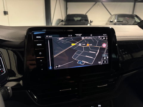 Volkswagen T-Roc 1.5 TSI R-Line Edition PANO KEYLESS