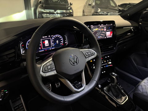 Volkswagen T-Roc 1.5 TSI R-Line Edition PANO KEYLESS