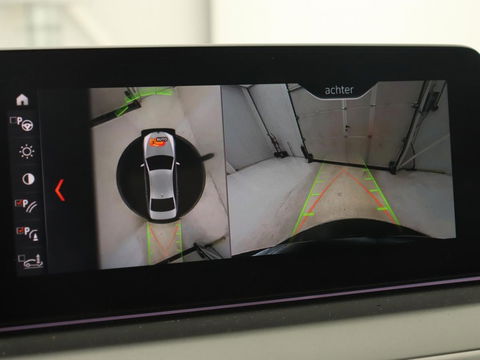 BMW 5 Serie 530e iPerformance High Executive | Panoramadak | Automaat | Carplay | Navigatie | Leder | Stoelverwarming | Stoelventilatie | Sfeerverlichting | LED | PHEV | LMV 17 inch | Camera | Adaptive cruise |