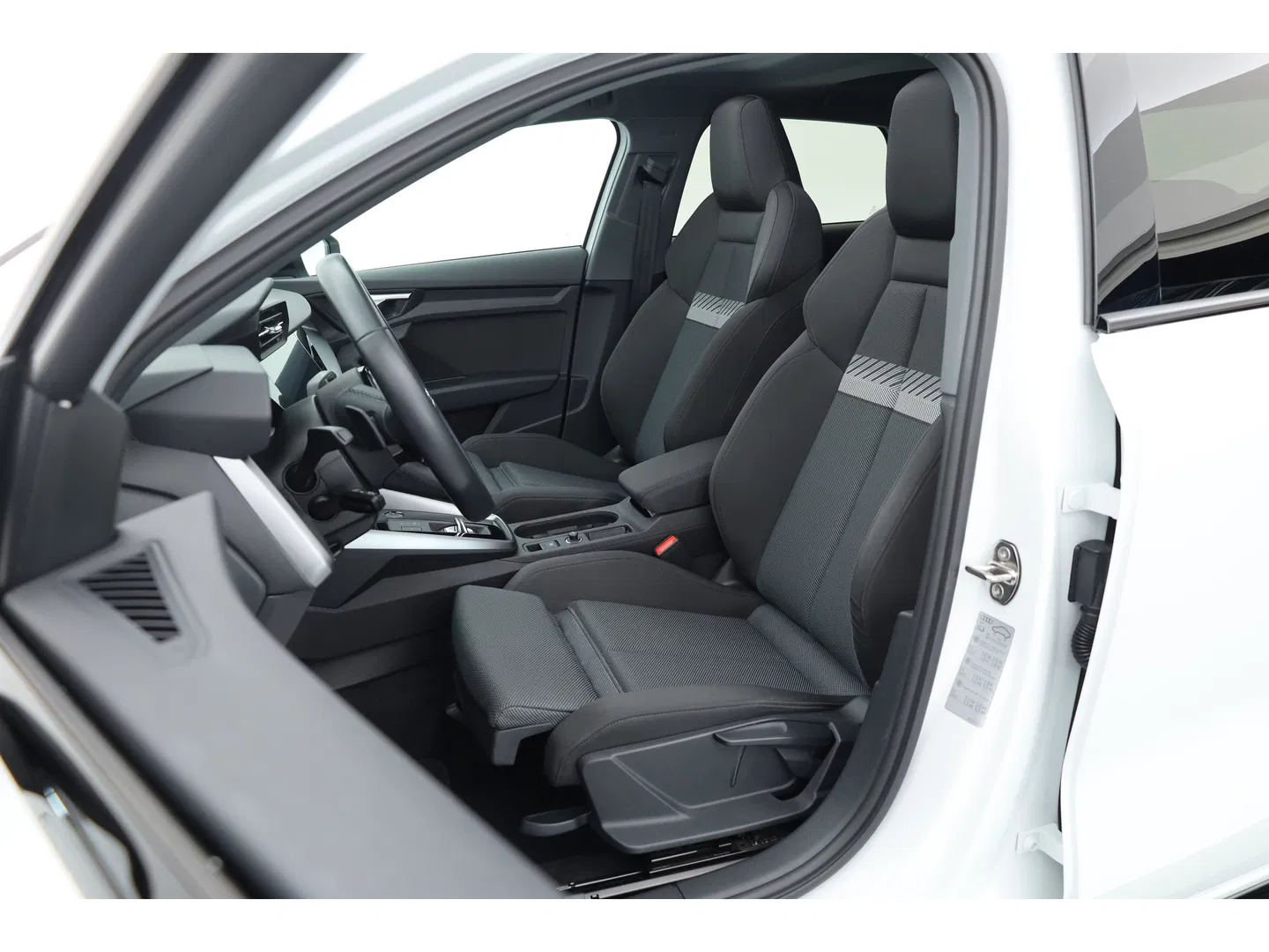 Audi A3 Sportback 45 TFSI e S Line | Pano | Navi | Keyless | Elek. Achterklep | Stoelverw. | Apple CarPlay