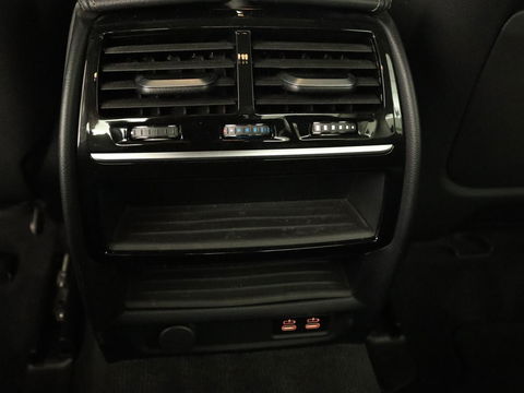 BMW 5 Serie 530e iPerformance High Executive | Panoramadak | Automaat | Carplay | Navigatie | Leder | Stoelverwarming | Stoelventilatie | Sfeerverlichting | LED | PHEV | LMV 17 inch | Camera | Adaptive cruise |