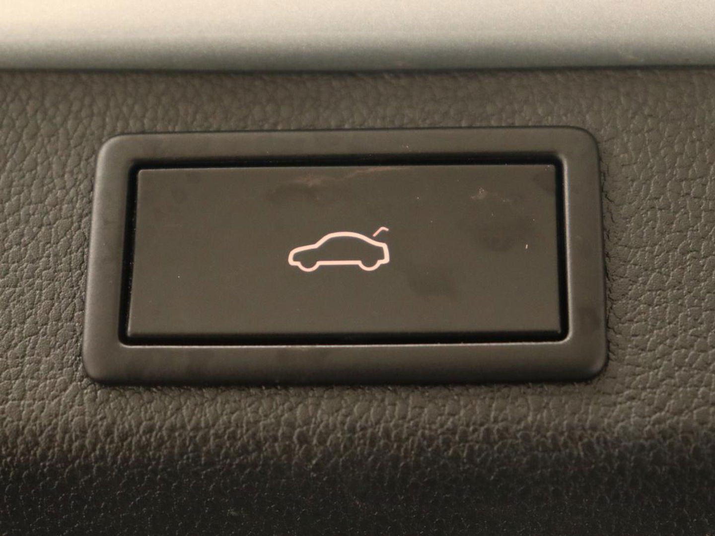 Škoda Superb Combi 1.4 TSI iV Business Edition | Automaat | Climate control | Adaptive control | LED | Stoelverwarming | Camera | Navigatie | Carplay | PHEV