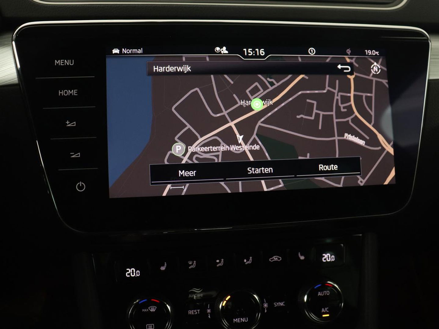 Škoda Superb Combi 1.4 TSI iV Business Edition | Automaat | Climate control | Adaptive control | LED | Stoelverwarming | Camera | Navigatie | Carplay | PHEV