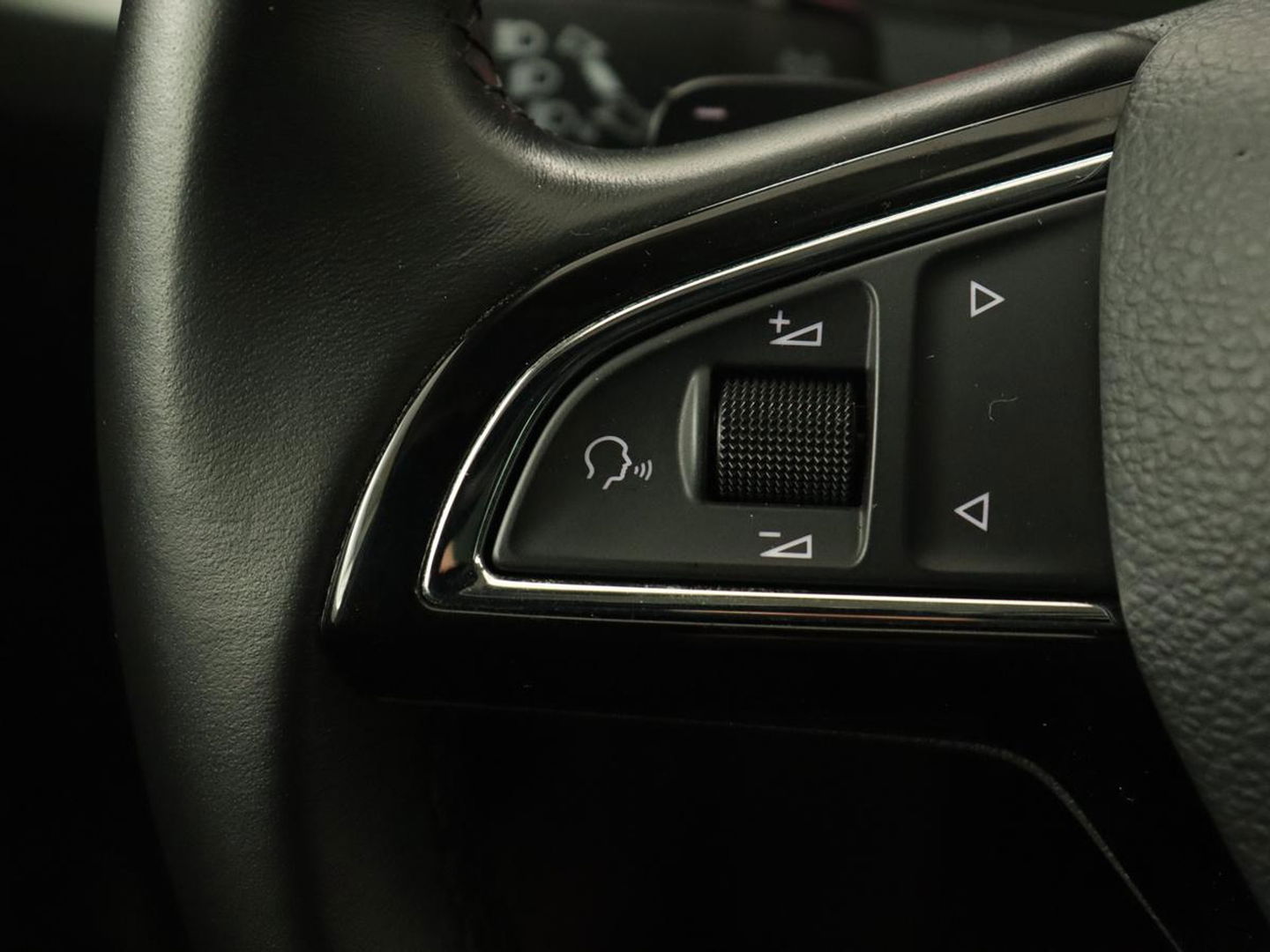 Škoda Superb Combi 1.4 TSI iV Business Edition | Automaat | Climate control | Adaptive control | LED | Stoelverwarming | Camera | Navigatie | Carplay | PHEV