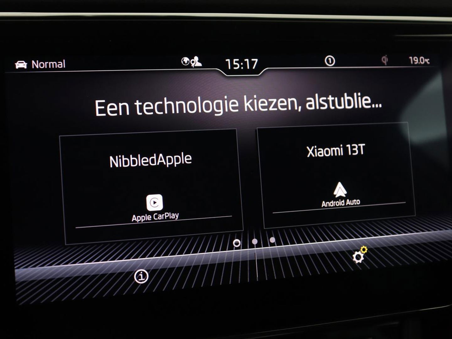 Škoda Superb Combi 1.4 TSI iV Business Edition | Automaat | Climate control | Adaptive control | LED | Stoelverwarming | Camera | Navigatie | Carplay | PHEV