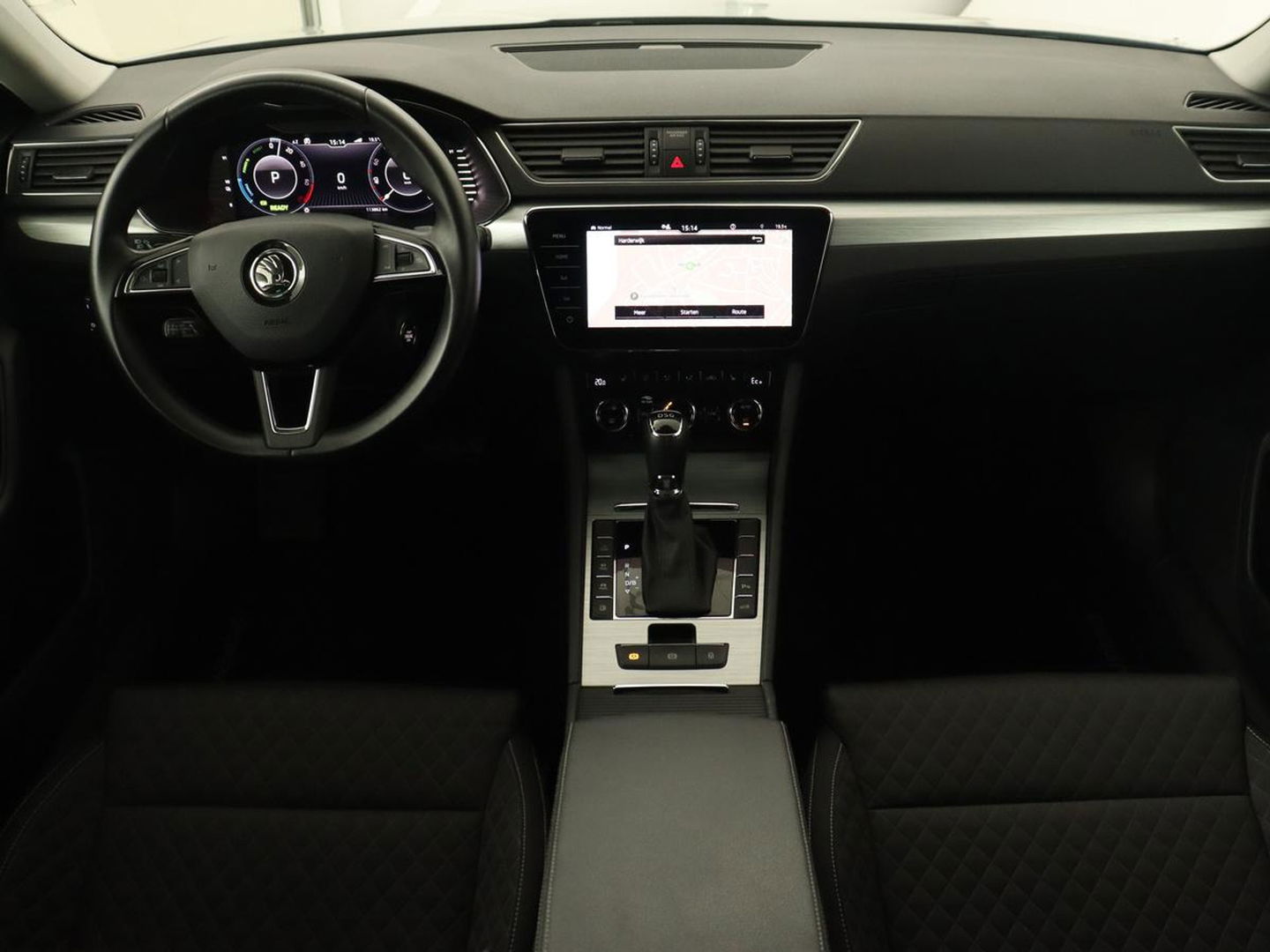 Škoda Superb Combi 1.4 TSI iV Business Edition | Automaat | Climate control | Adaptive control | LED | Stoelverwarming | Camera | Navigatie | Carplay | PHEV
