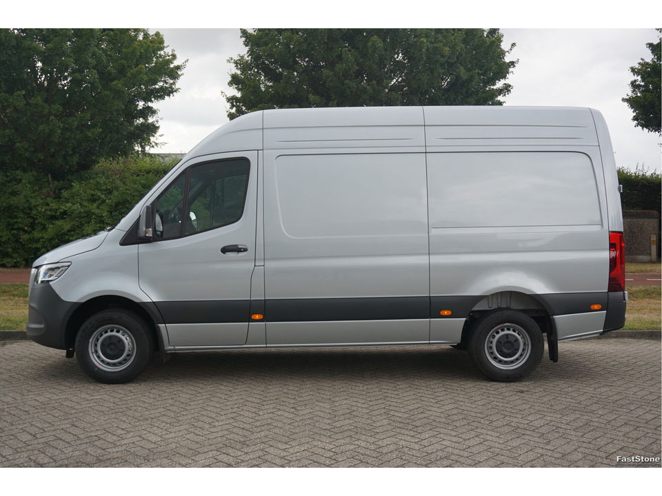 Mercedes-Benz Sprinter 317CDI Pro L2H2 BPM VRIJ!! 10.25" Mbux Cam, Gev. Stoel, 3.5T Trekgewicht, LED!! NR. A531*