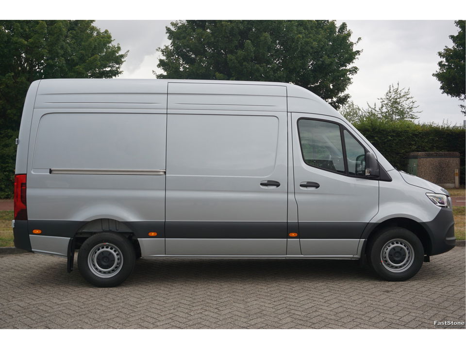 Mercedes-Benz Sprinter 317CDI Pro L2H2 BPM VRIJ!! 10.25" Mbux Cam, Gev. Stoel, 3.5T Trekgewicht, LED!! NR. A531*