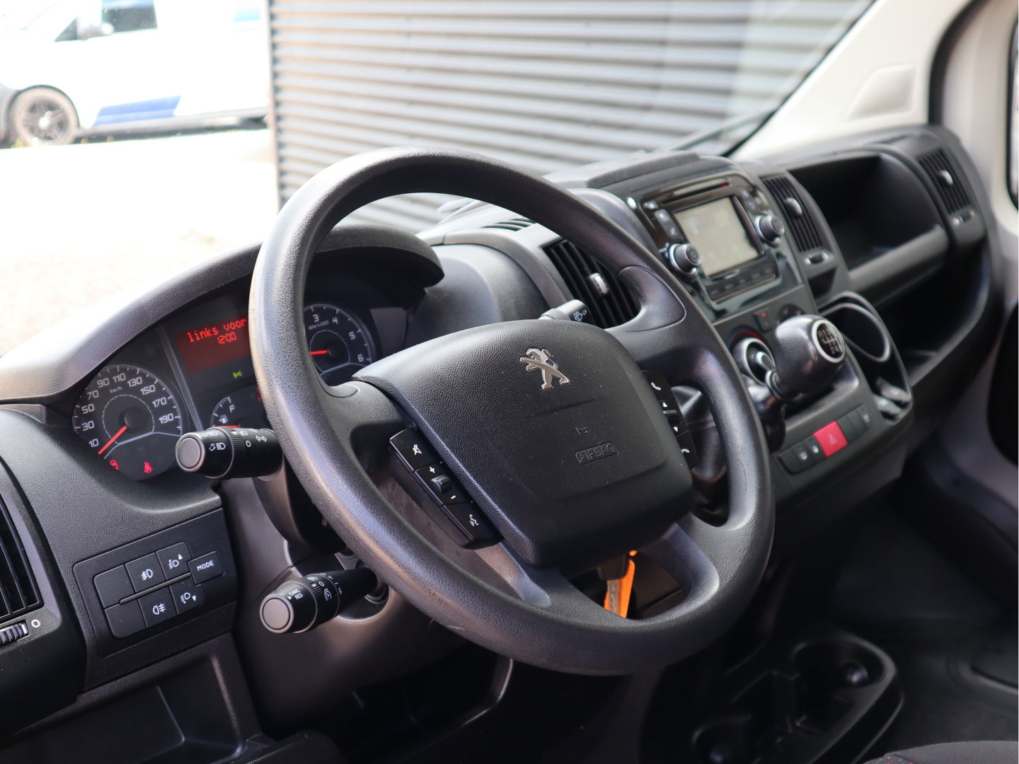 Peugeot Boxer 2.0 BlueHDI 131pk Euro 6 L2H2 -Trekhaak - Navi - Cruise - Airco