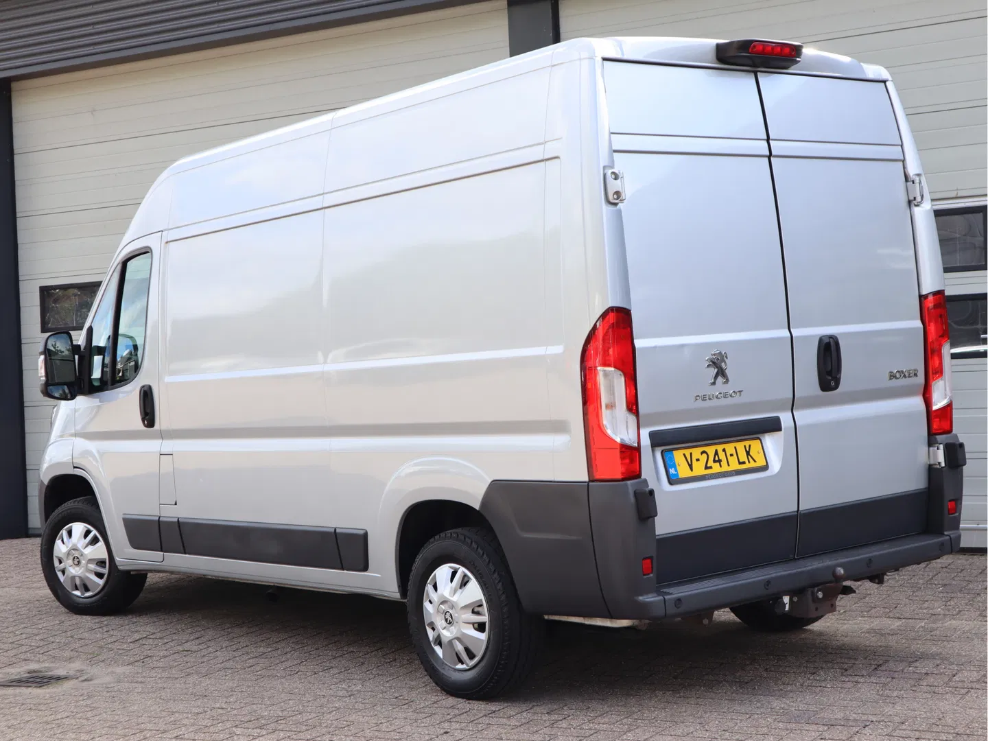 Peugeot Boxer 2.0 BlueHDI 131pk Euro 6 L2H2 -Trekhaak - Navi - Cruise - Airco