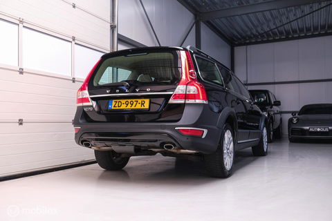Volvo XC70 2.4 D5 Summum AWD | Schuifdak | LED | Leder | Trekhaak | Navigatie | Rijklaarprijs |