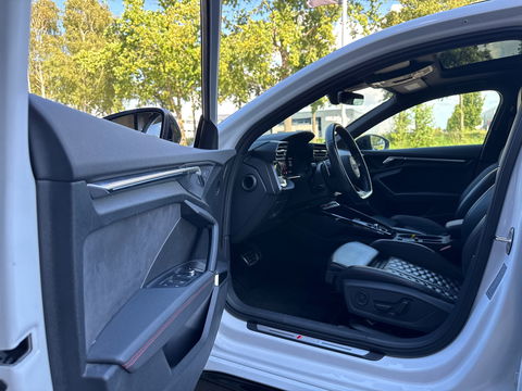 Audi RS3 Sportback 2.5 TFSI Quattro|Keramisch|Pano|B&O|Head-Up|Camera|ACC|Keyless|Leder|400PK