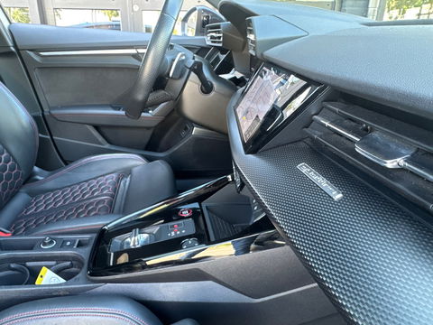 Audi RS3 Sportback 2.5 TFSI Quattro|Keramisch|Pano|B&O|Head-Up|Camera|ACC|Keyless|Leder|400PK