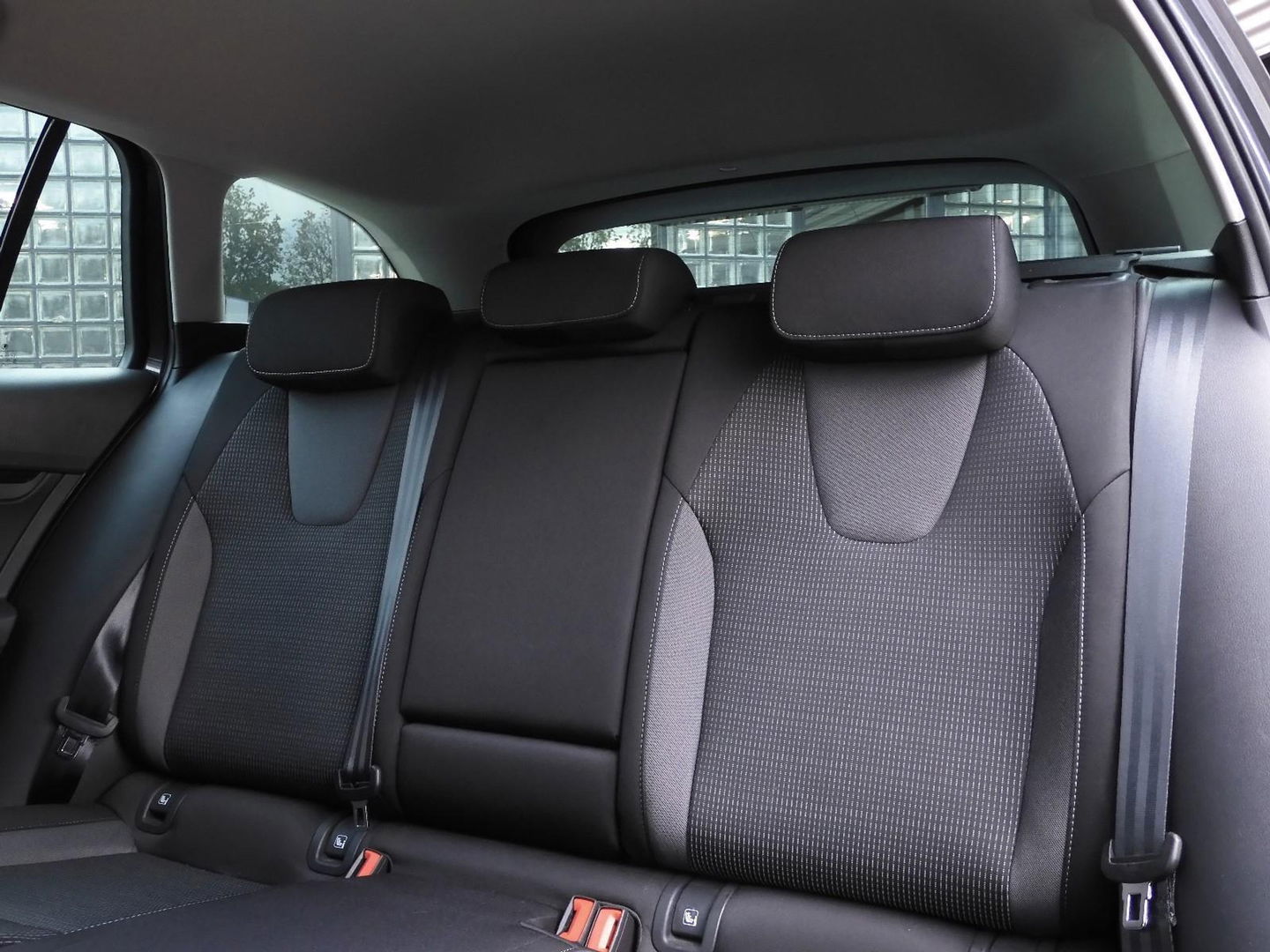 Škoda Octavia Combi 1.4TSi PHEV BUSINESS ED/ ADAPTIVE CRUISE/ SFEERVERLICHTING/ ELEKT. KLEP/ PDC V+A