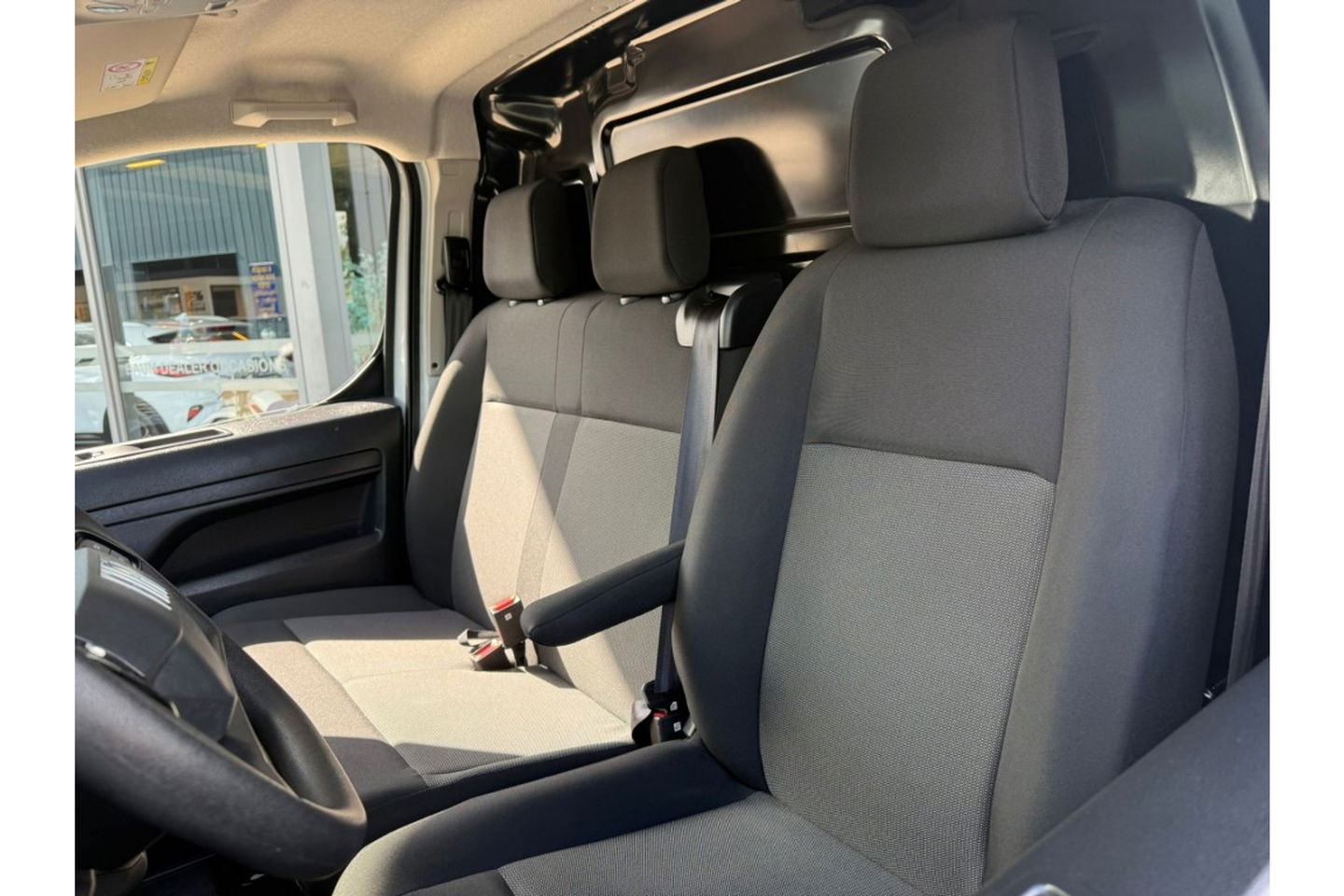 Fiat Scudo 2.0D 180PK AUTOMAAT 3ZITPL AIRCO PDC-CAMERA NAVI-CARPLAY.