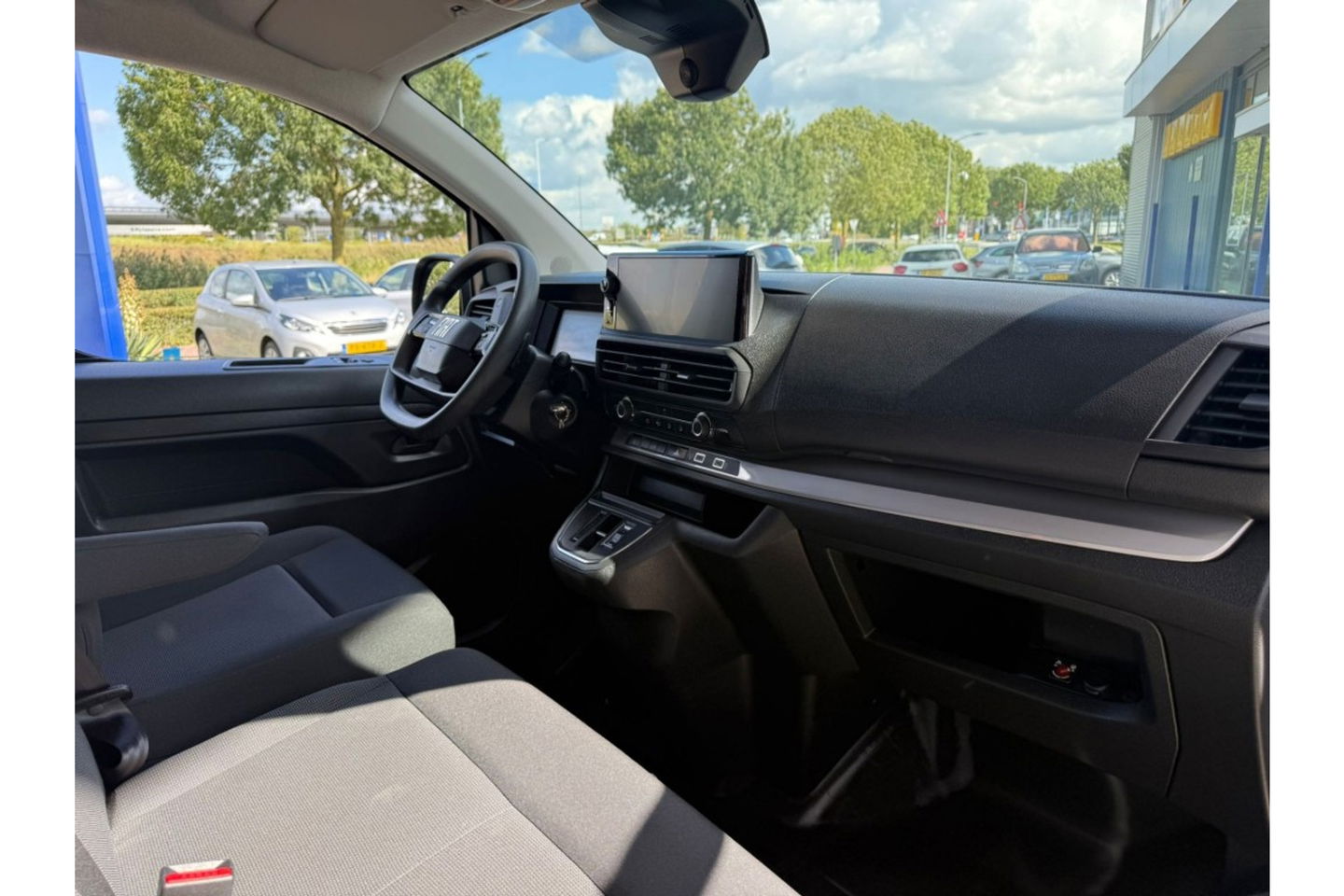 Fiat Scudo 2.0D 180PK AUTOMAAT 3ZITPL AIRCO PDC-CAMERA NAVI-CARPLAY.
